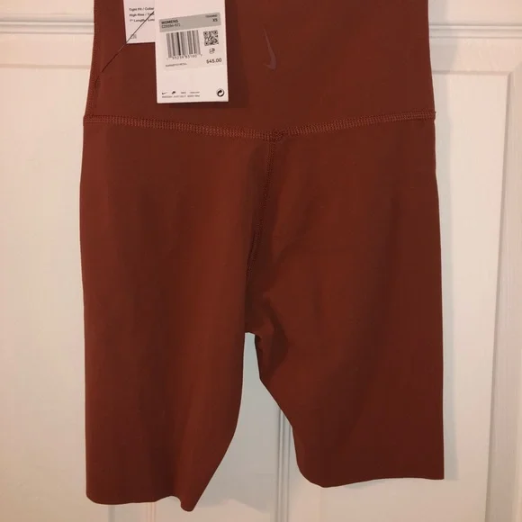 Nike yoga luxe shorts - Picture 2 of 3